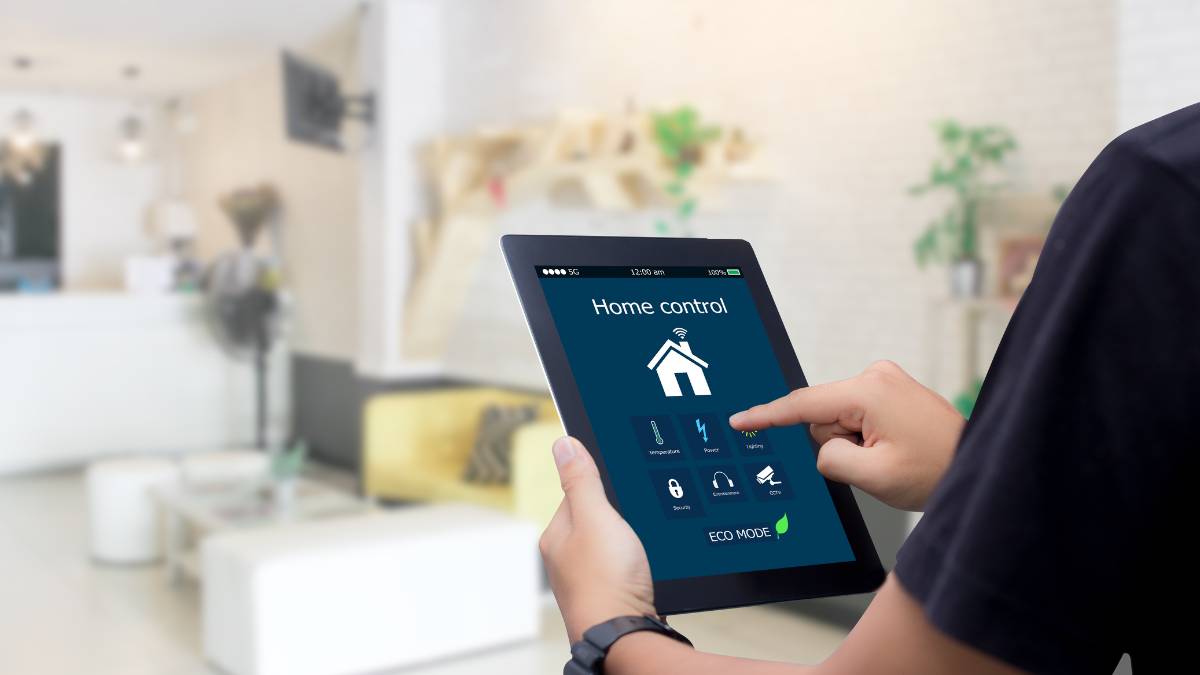 Smart Homes: The Intersection of Convenience, Efficiency, and Technology