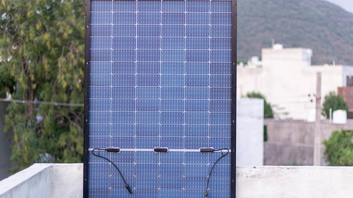 Bifacial Solar Panels: Doubling Down on Solar Efficiency